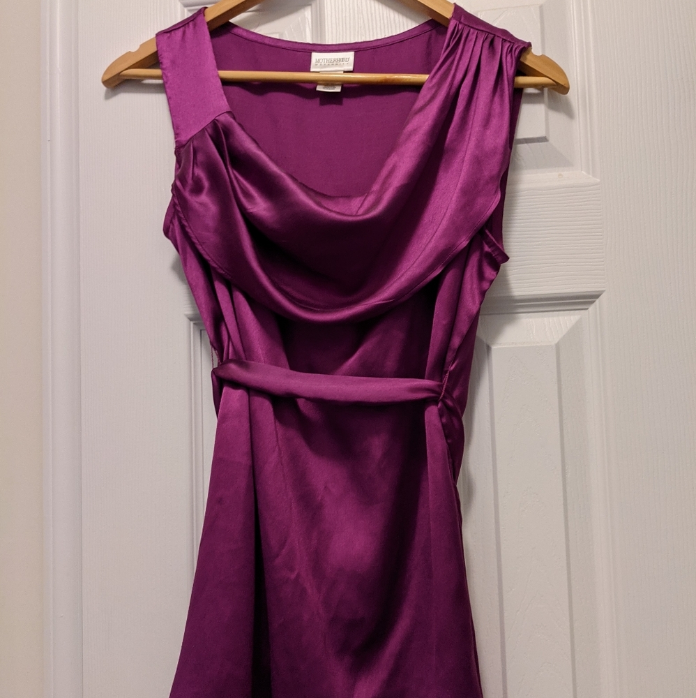 Asymmetrical sleeveless silky maternity top